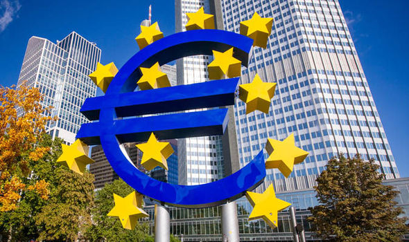 ЕЦБ: Домаќинствата во еврозоната сѐ помалку позајмуваат од банките