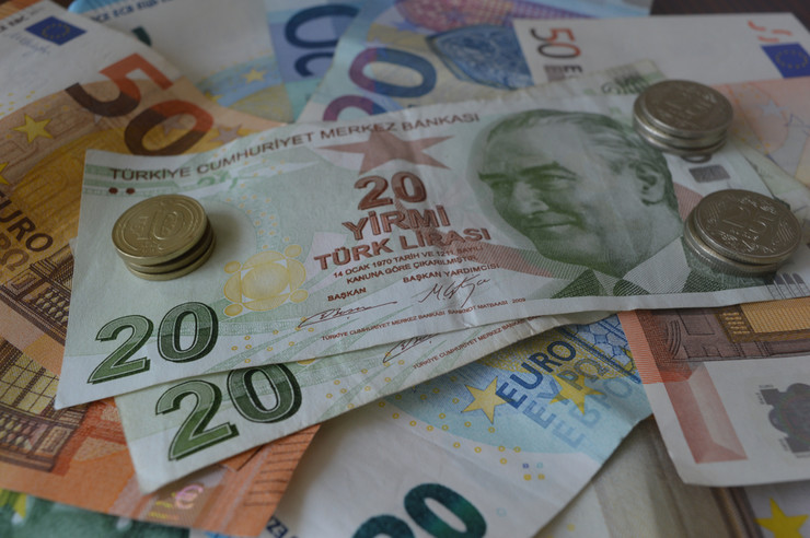 По единаесет години Стандард и Пурс го зголеми кредитниот рејтинг на Турција