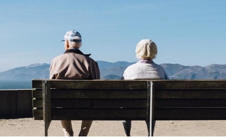 Студија: Луѓето наскоро ќе живеат пет години подолго, но со лошо здравје