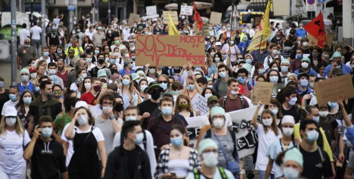 FRANCE-HEALTH-VIRUS-PROTEST
