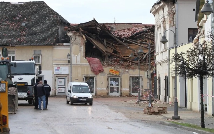 ЕППО уапси три лица во Загреб поради милионска измама со пари за реконструкција по земјотресите во Петриња