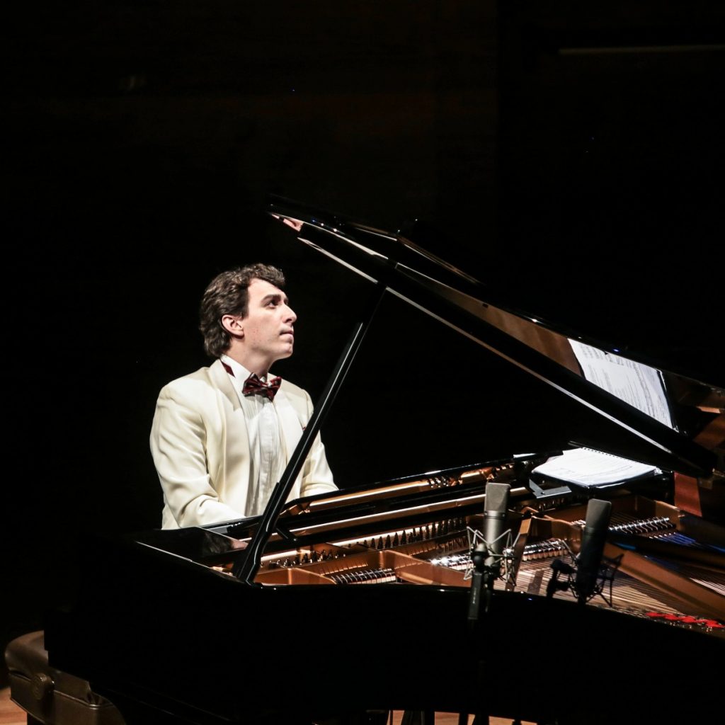 Концерт на Дино Имери со ретко дело на Бах по повод 60-годишниот јубилеј на ФМУ во Скопје