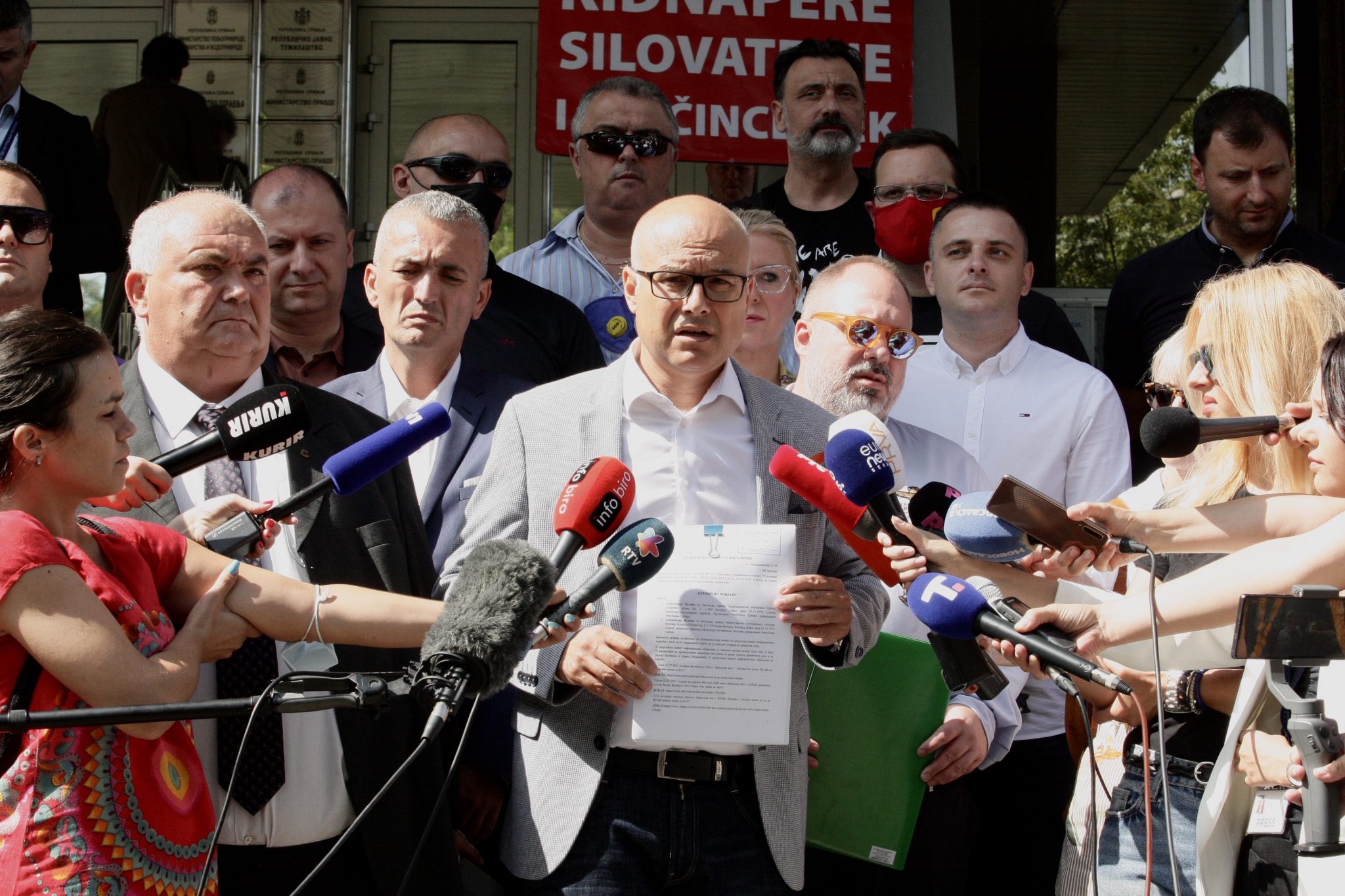 Партијата на Вучиќ поднесе кривична пријава против Вучиќ - Независен Весник