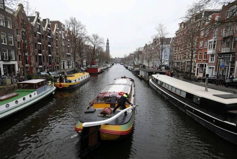 Станбена криза во Холандија, паркинг простор во Амстердам достигна 495.000 евра
