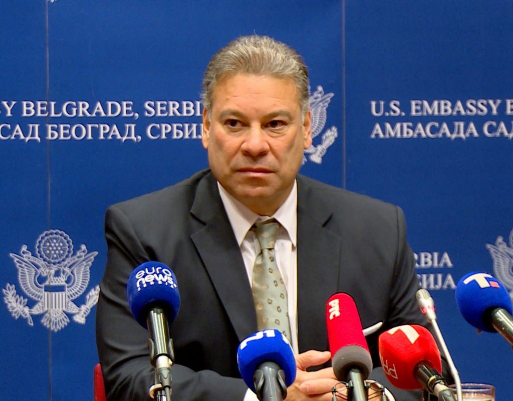 Ескобар потврди дека на крајот на месецов ја напушта функцијата Специјален пратеник за Западен Балкан