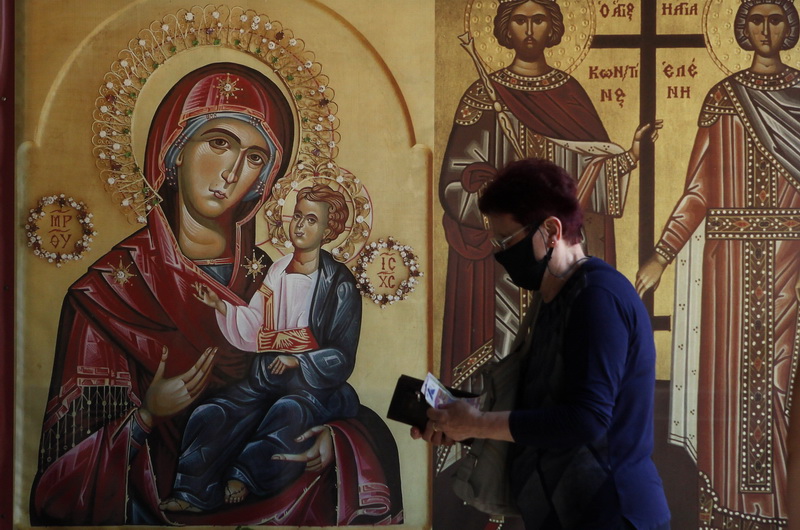 (Галерија) Православните верници го слават празникот Голема Богородица ...