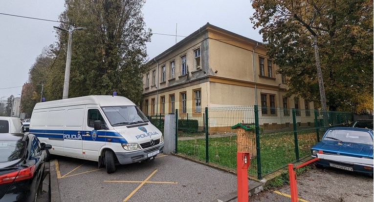 Наставничката се заклучила со децата во училиште во Загреб – ги штитела од соученик