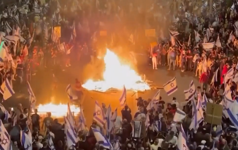 Отпорот на планот на Нетанјаху се зголемува, синдикатите започнаа масовен штрајк низ Израел