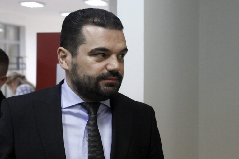 Прес-конференција на министерот за правда Кренар Лога (во живо ...