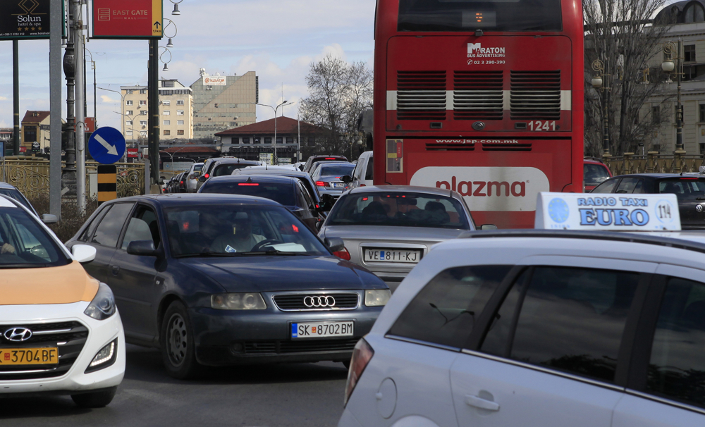Сообраќајната култура во Македонија ниска, се вози брзо, под дејство на алкохол и се прскаат пешаци