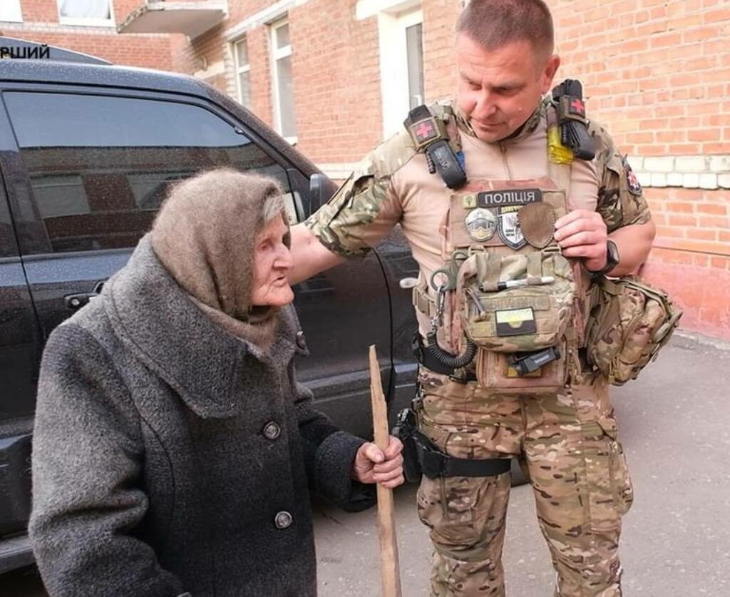 Лидија, 97 годишна Украинка, пешачела десет километри за да избега од Донецк