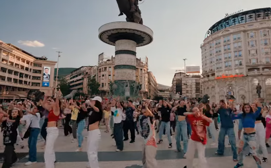 Скопје се подготвува за Светскиот шампионат во хип хоп, еве како беше вчера на Плоштад Македонија (видео)