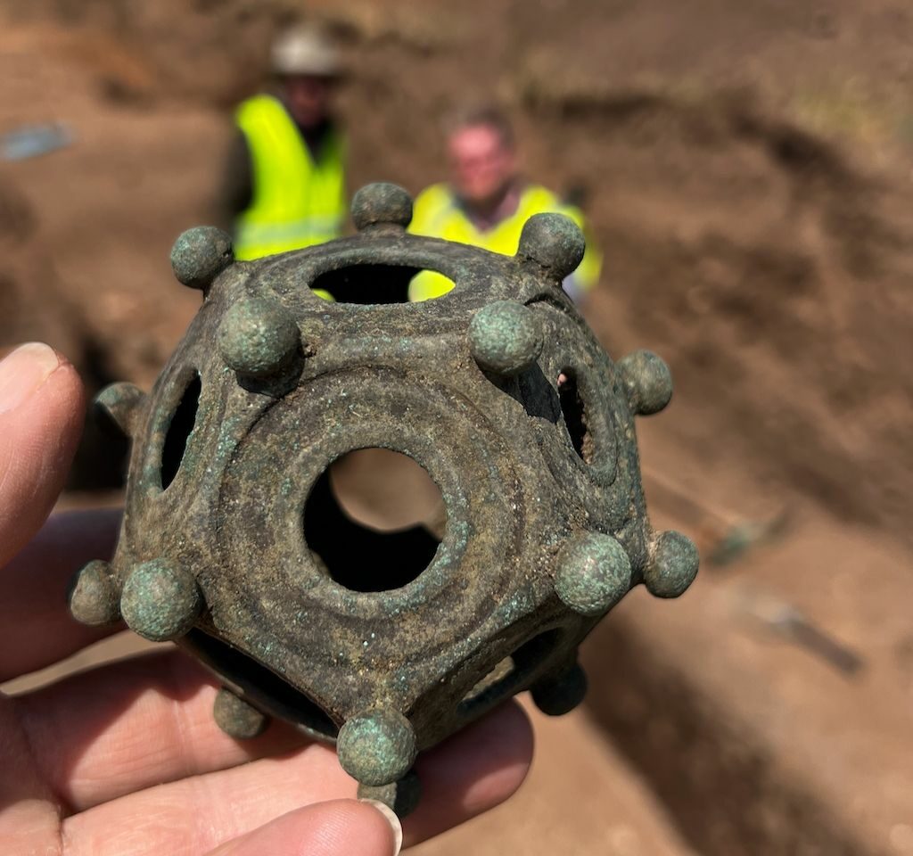 „Голема енигма“: археолози аматери откопаа мистериозен римски објект