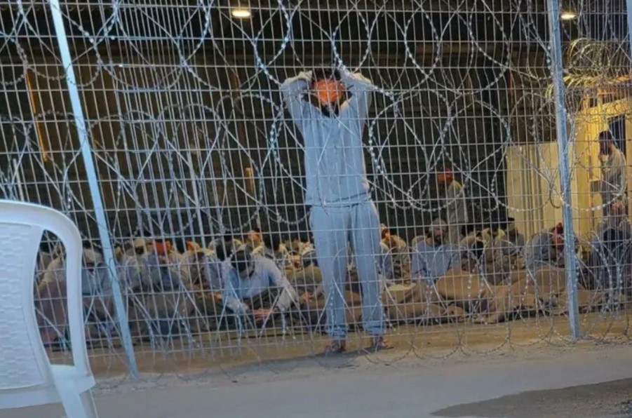Израелски свиркачи тврдат дека Палестинци биле злоставувани во притворски центар