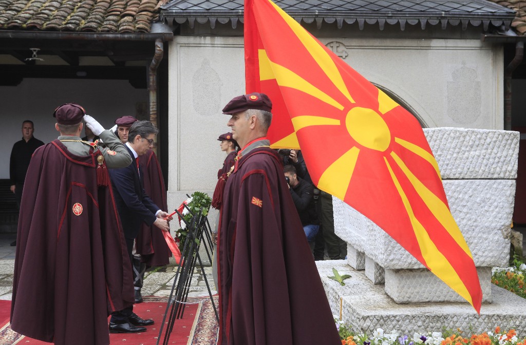 Македонија ја одбележа годишнината од загинувањето на Гоце Делчев под сенка на кампањата