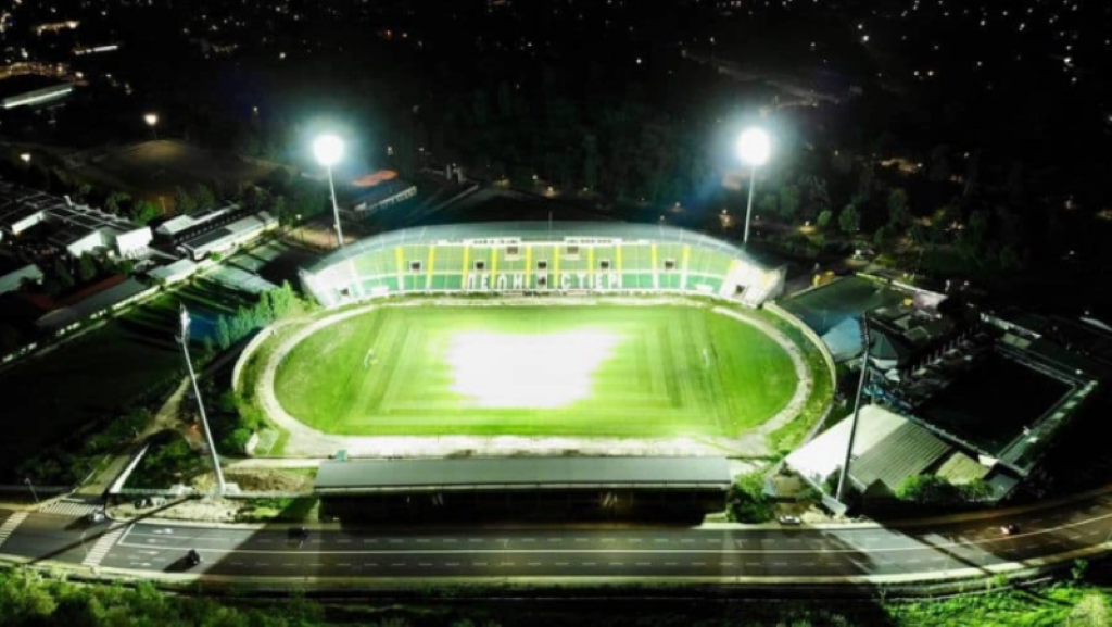Осветлен стадионот „Петар Милошевски“ во Битола, но околу него уште е градежна зона
