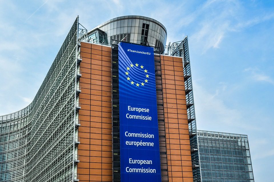 Новите власти треба да ги убедат сите во ЕУ дека сакаат европска иднина: порака од Брисел