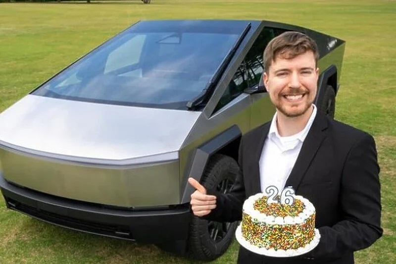 Најплатениот Јутјубер во историјата подарува 26 автомобили Тесла за својот 26-ти роденден: Ова се условите