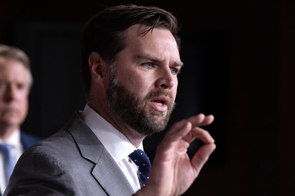 Џ.Д. Венс бил против нападот на Иран