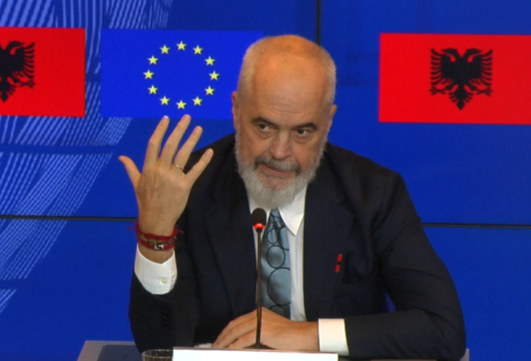 Рама не размислува за оставка, немало таква опција
