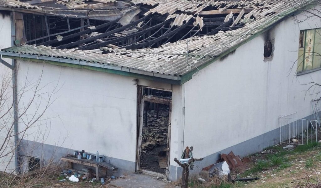 Инспектор за пожарот во „Пулс“: Имаше хидрант, но без вода и само два ПП-апарати, а помошната врата беше заклучена