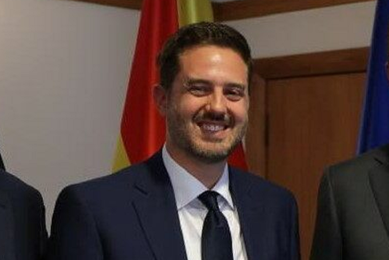 Македонија треба да се угледа на Швајцарија и Ел Салвадор за да просперира, смета Крис Павловски