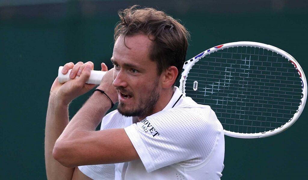 Медведев го победи Алкараз и ќе се соочи со Синер во финалето на Индијан Велс