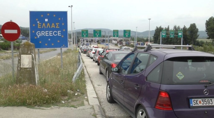 Најмногу се чека за излез на преминот кај Богородица
