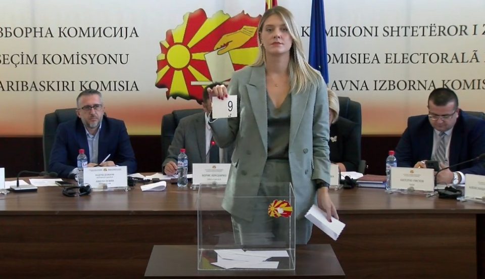 Објавен радеследот на партиите на избирачкото ливче: ВМРО-ДПМНЕ со број „9“, СДСМ со број „5“