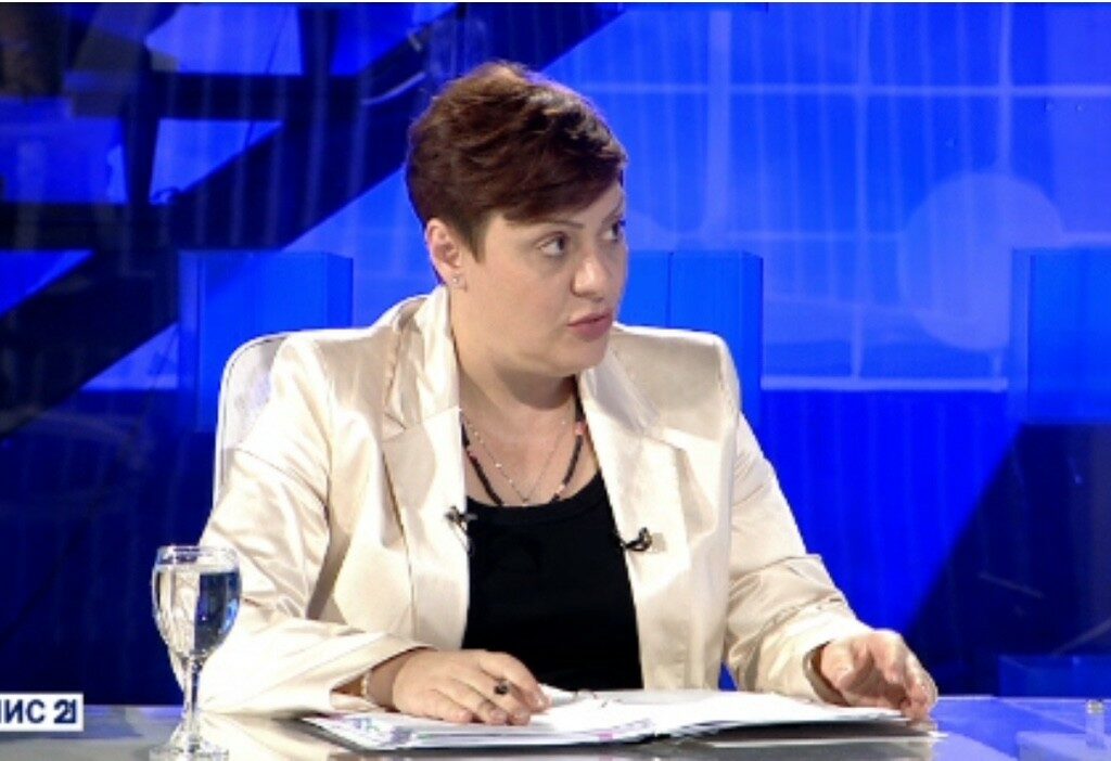 Кочоска ќе ја стега рамката околу брзите кредити