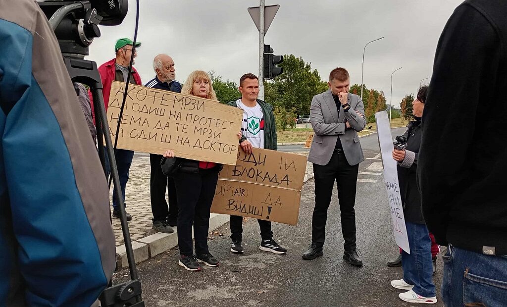 (Видео) Никој од надлежните не се појави на блокадата на „Стоп за Вардариште“ утрово