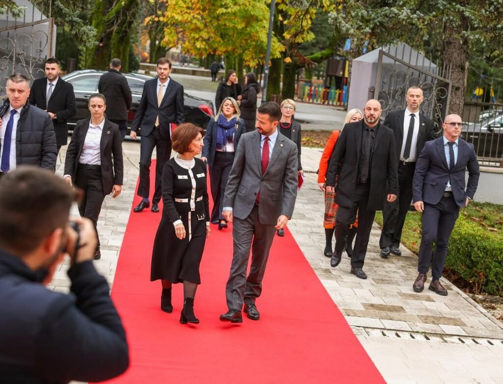 Давкова ќе го пречека црногорскиот претседател Милатовиќ во Скопје