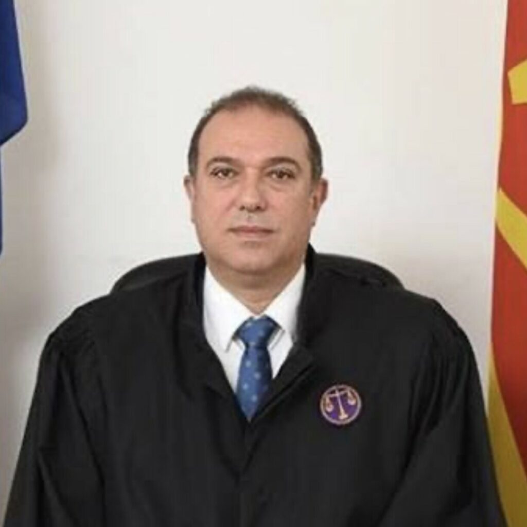 Поднесено обвинение за судијата Ристов што криеше 350.000 евра во зид