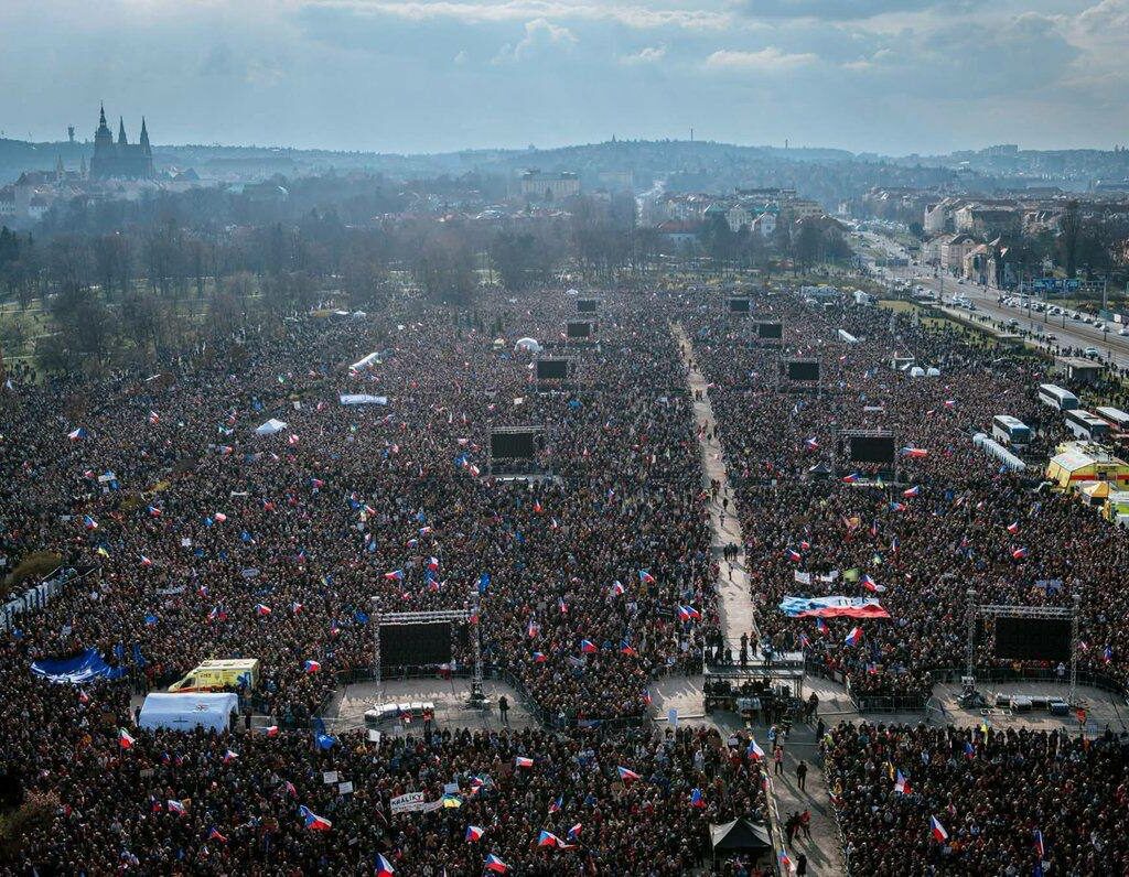 Масовни антивладини протести во Прага