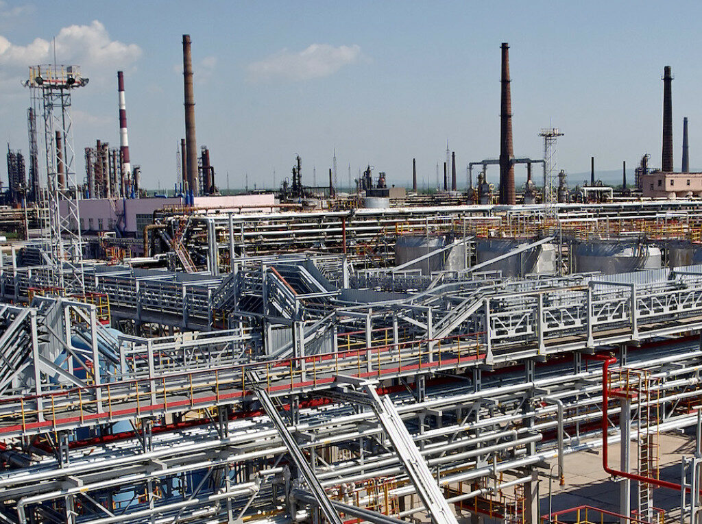 Украина ја нападна една од најголемите рафинерии во Русија