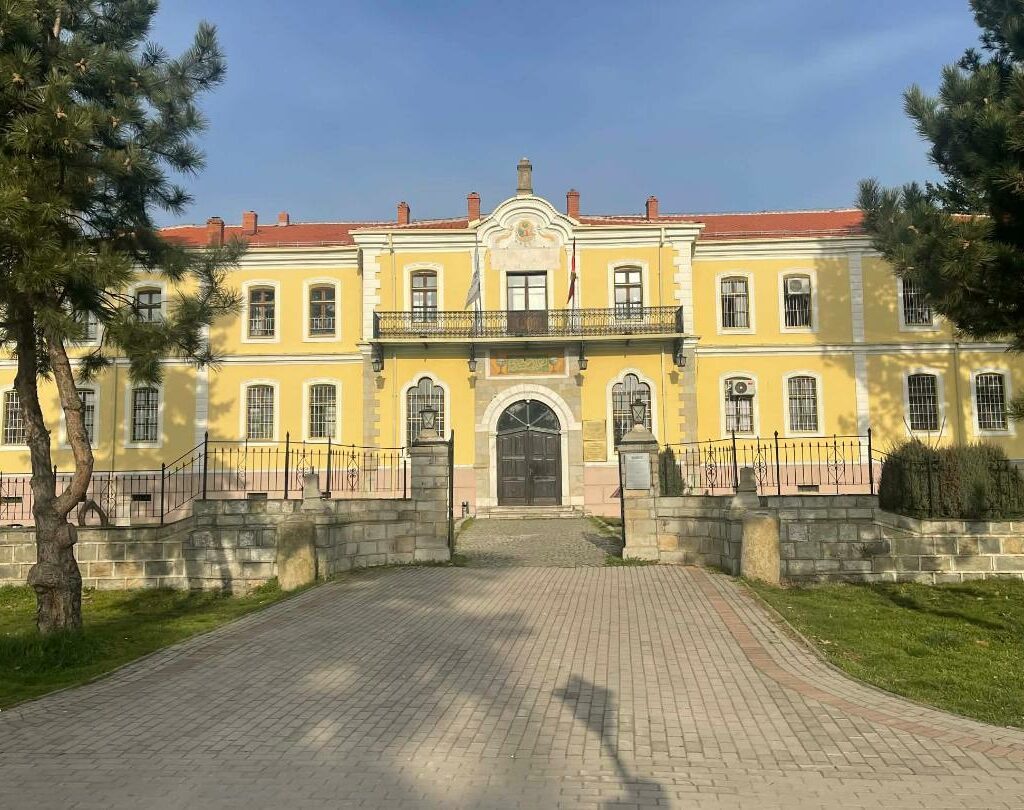 Целосна рашомонијада околу околу „самоунапредувањето“ на екс-директорката на Завод и Музеј Битола