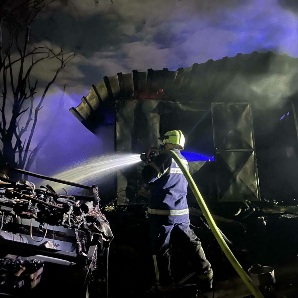 Пожар во пункт за старо железо во Струмица, биле зафатени и дел од материјалите
