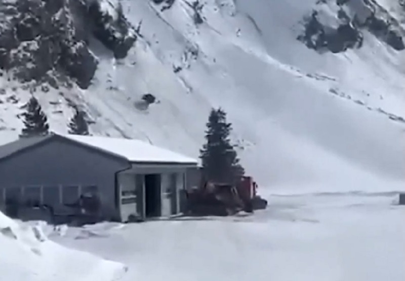 Гондола падна во швајцарски скијачки центар, едно лице загина