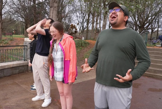 Врискање за ослободување од стрес: Клубовите каде што луѓето се собираат за да врескаат стануваат сè попопуларни во САД