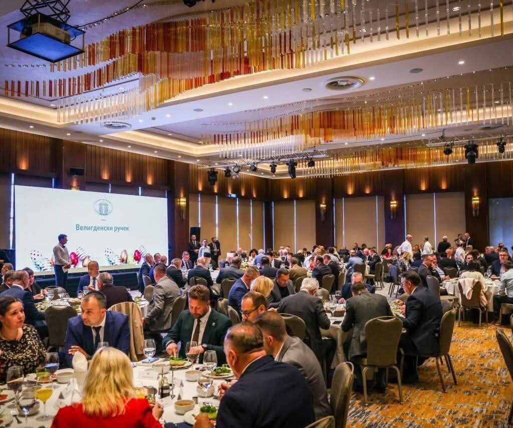 СДСМ: Мицкоски како Луј XIV, народот гладува а тој се гоштева!