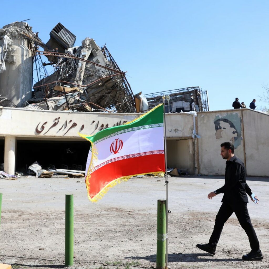 Иран погуби двајца мажи осудени за членство во забранета опозициска група