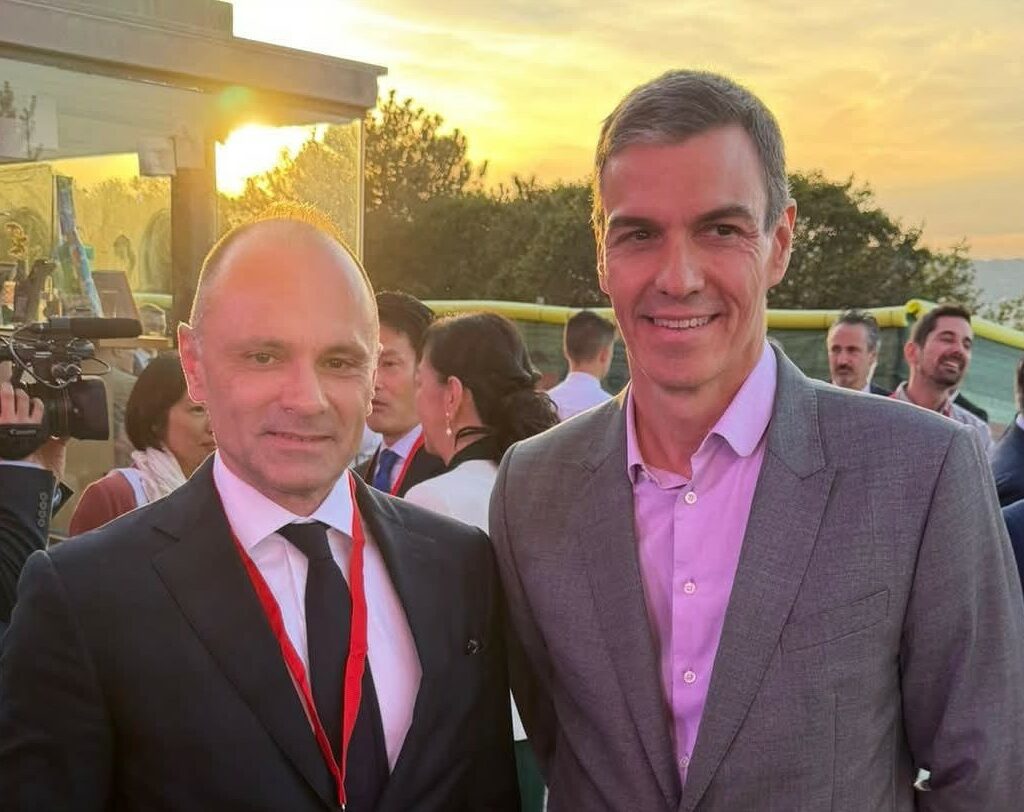 Филипче се сретна со шпанскиот премиер Санчез во Барселона