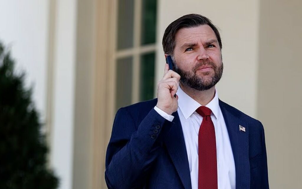 Венс пристигна во Будимпешта