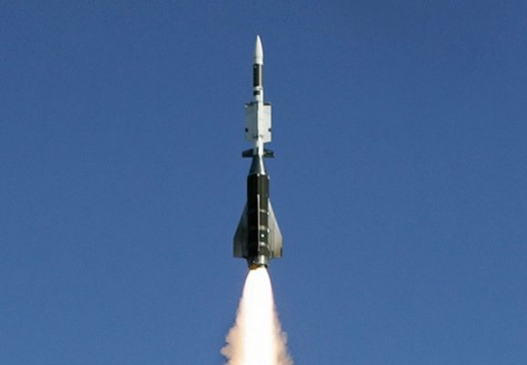 Франција инвестира милијарди во оружје: Драматично зголемување на залихите на ракети и беспилотни летала