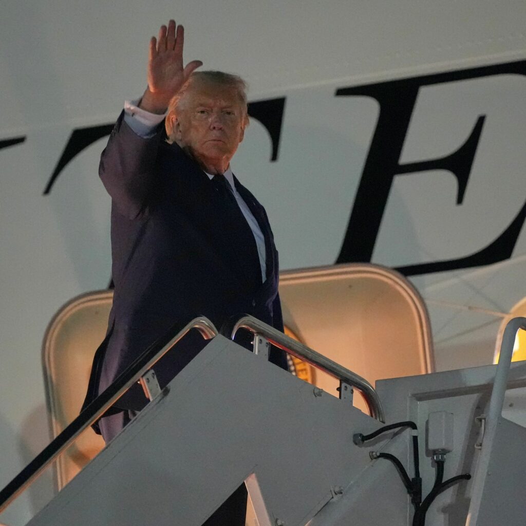 Трамп доаѓа на НАТо самитот „само заради Ердоган“