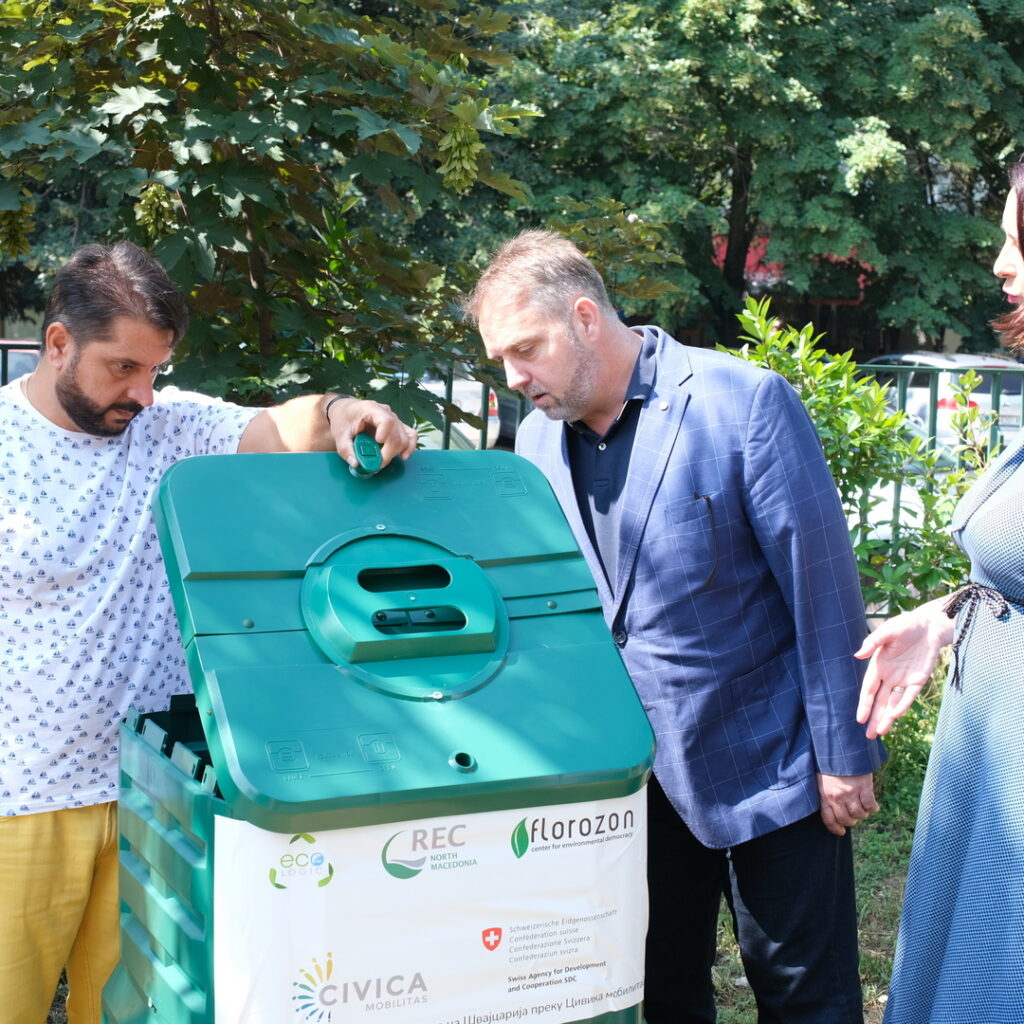 Лукровски се врати од боледување и го „ѕирна“ донираниот компостер во ЈУОДГ „Орце Николов“