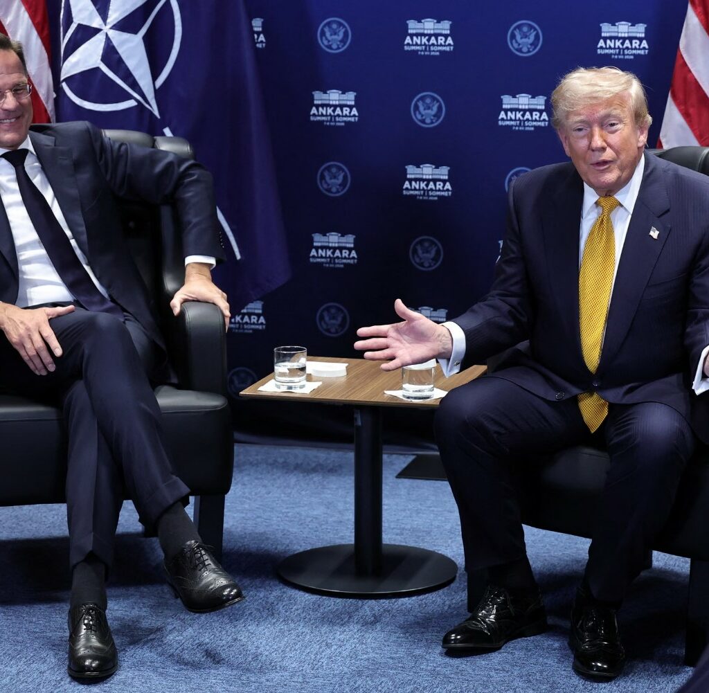 Трамп и на самитот на НАТО побара да го заземе Гренланд. Европејците бесни