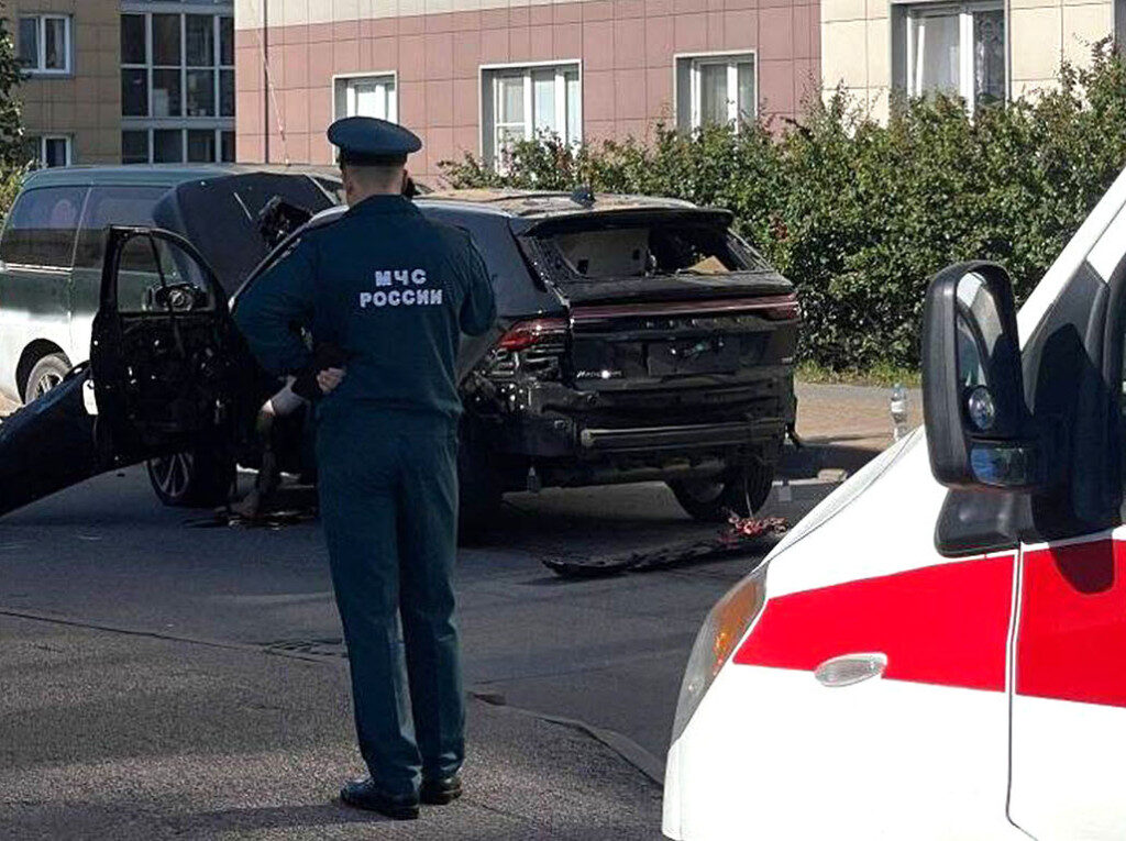 Бомба во автомобил во Петербург, убиен висок руски офицер