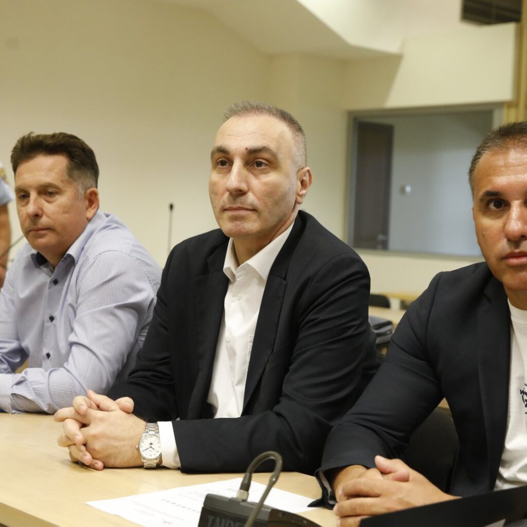 Почлна судењето на Груби, ВЛЕН очекува да „пропее“