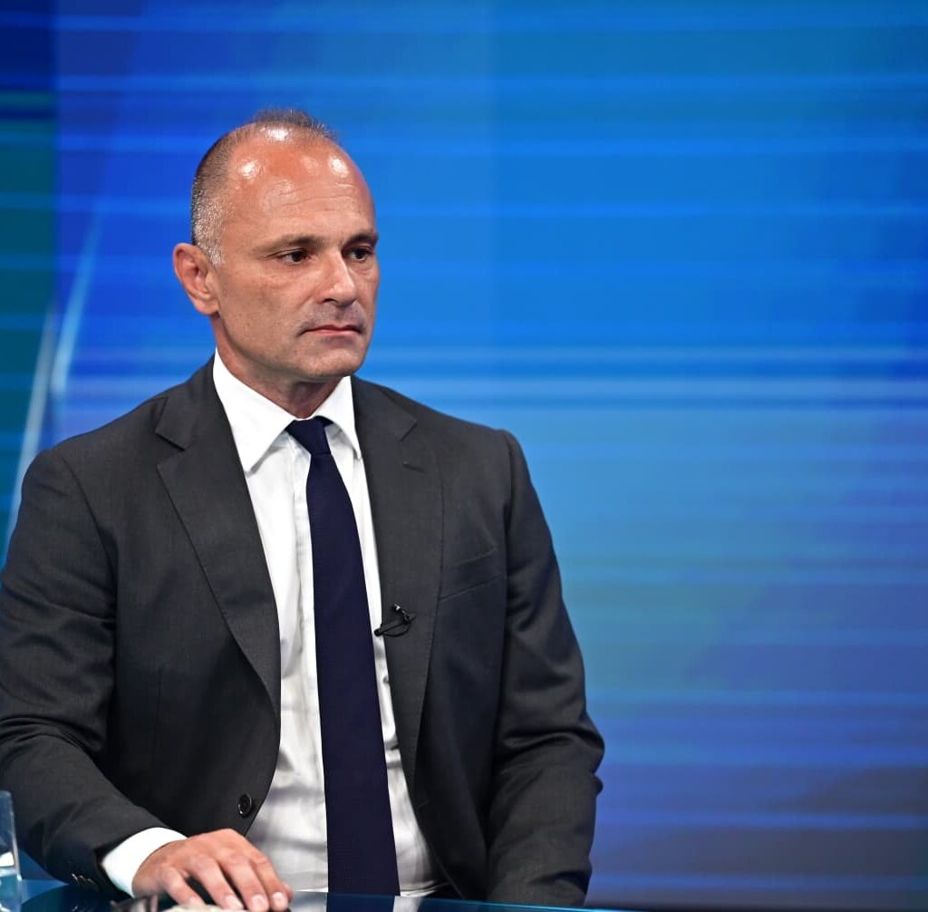 Филипче: Ние сакаме напредна држава, власта ја гледа како плен